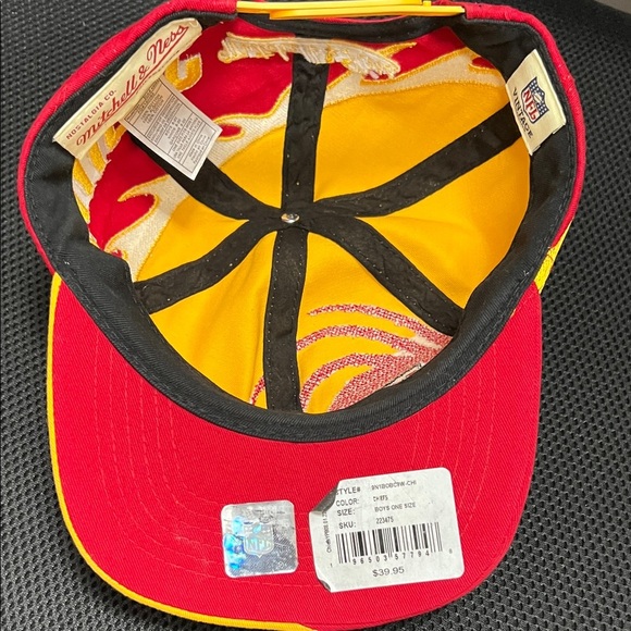 NWT Mitchell & Ness Yellow and Red Chiefs Cap - Picture 5 of 12